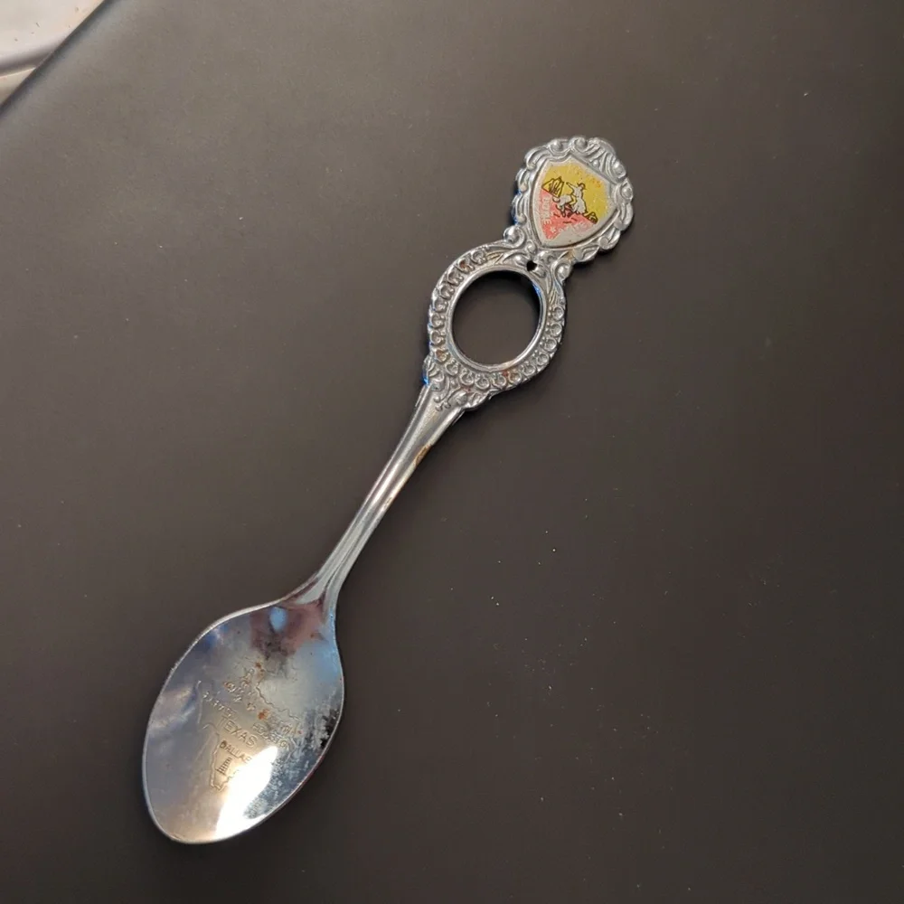 Spoon - Picture 1 of 6